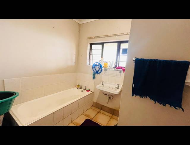 4 BEDROOM HOUSE TO LET IN BLUFF